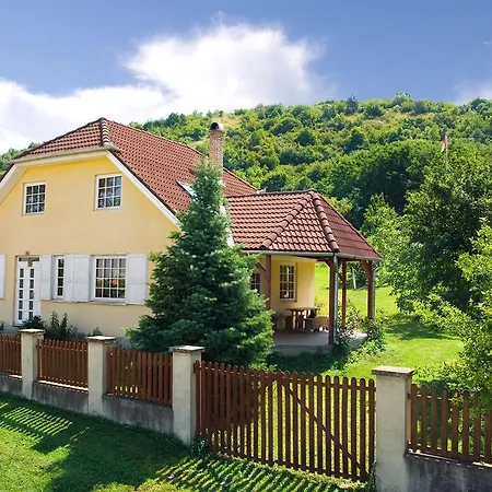 Casa de Férias Bábakalács *
